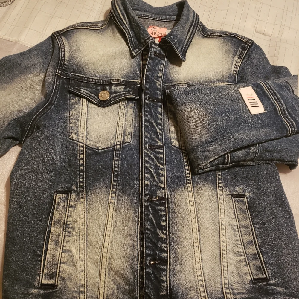 Mens Fifth Loop small jacket with fur bear emblem on back. - Picture 2 of 10